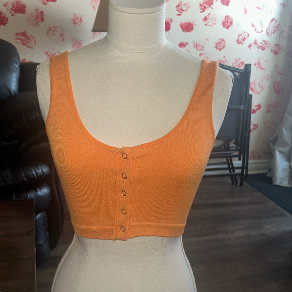 Ribbed button tops